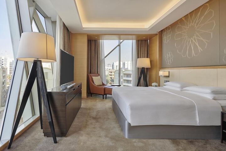 Room 35 of 146