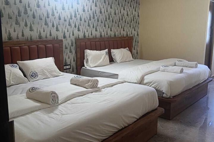 Room 11 of 15