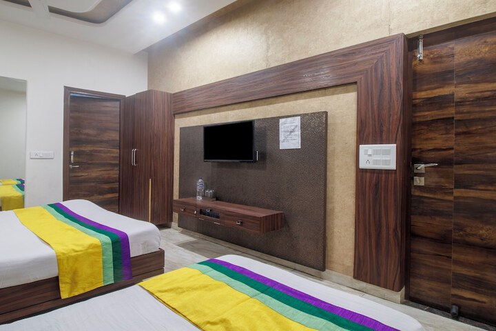 Room 16 of 30