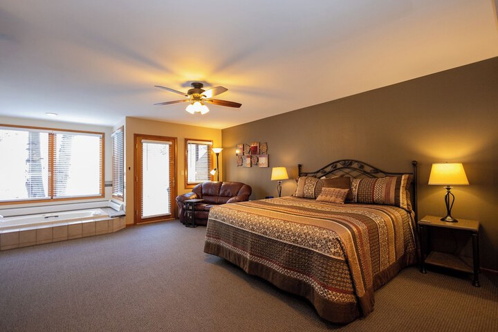 Room 15 of 108