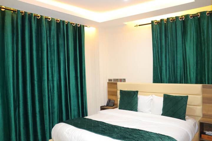 Room 14 of 111