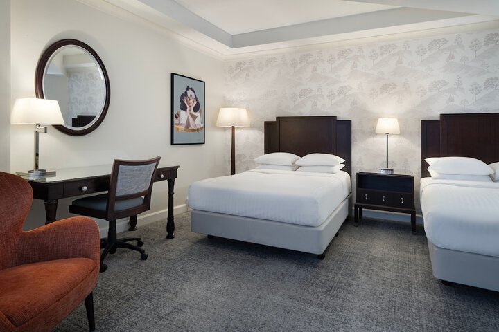 Room 14 of 106