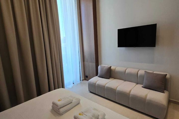 Room 13 of 42