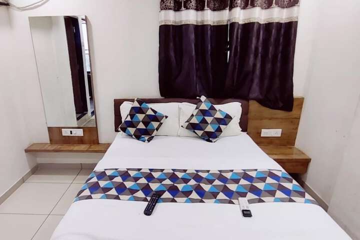 Room 25 of 40