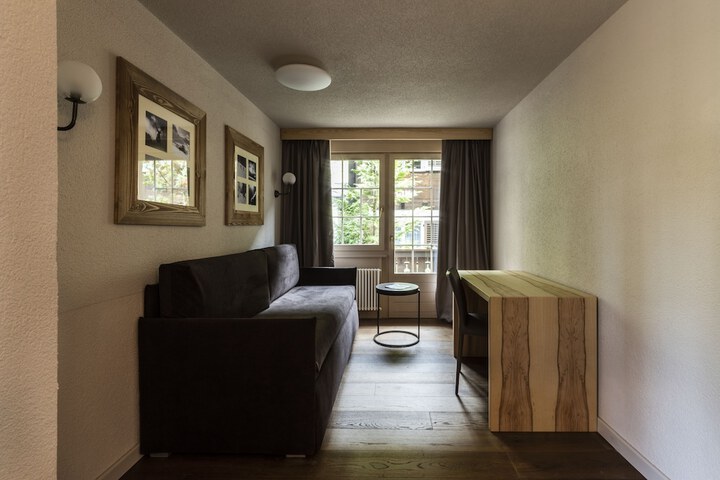 Lounge 55 of 70