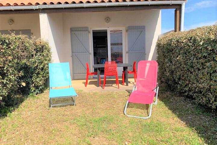Maison de vacances près plage et commerces avec jardinet parking privé et équipements complets - FR-1-22-165