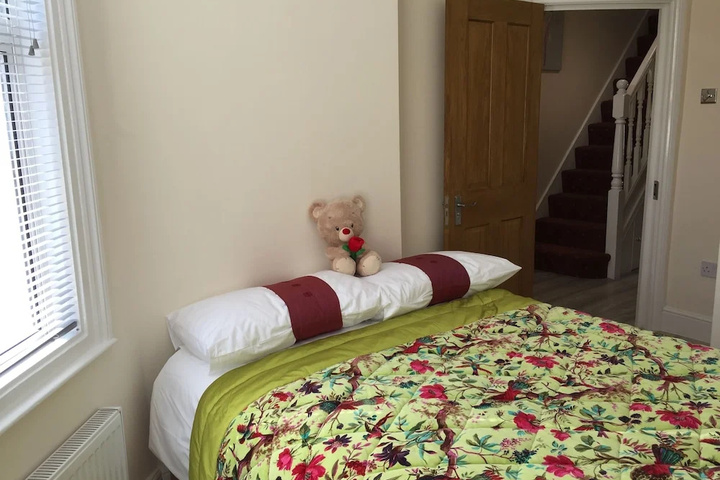 Room 4 of 13