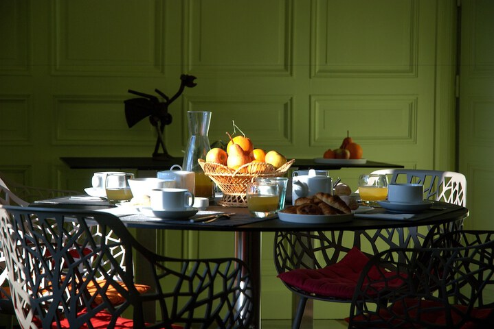 Breakfast/Coffee Service 29 of 40
