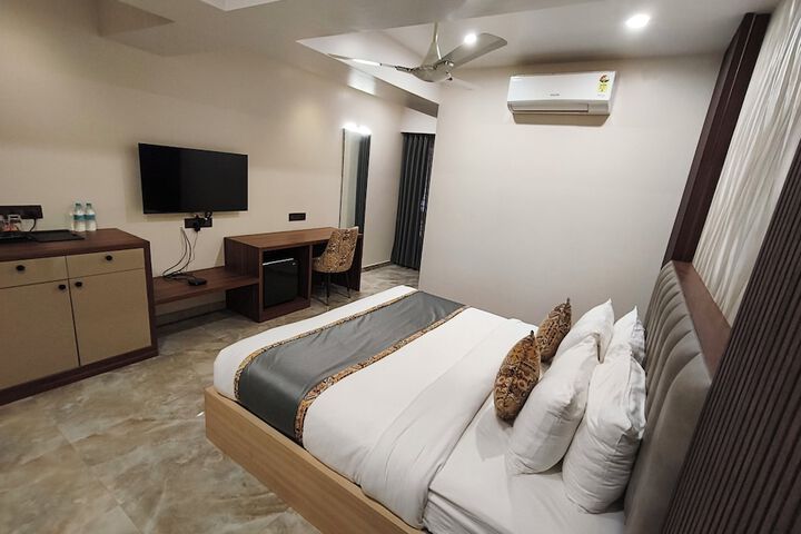 Room 17 of 34