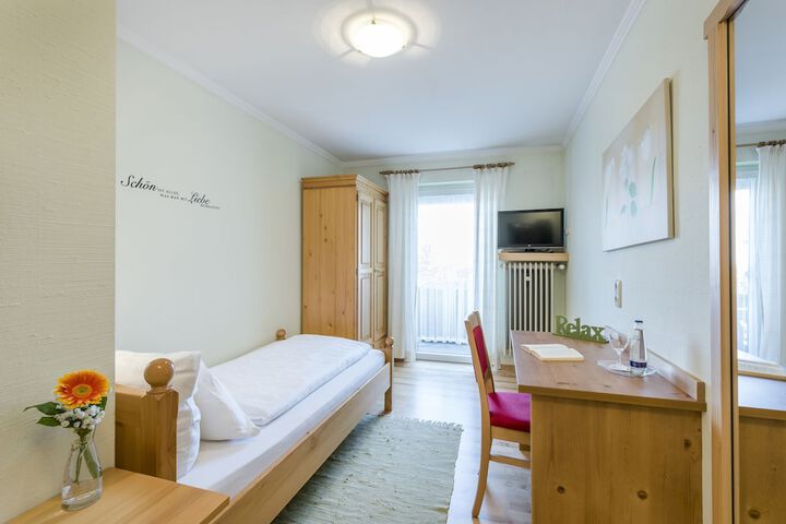 Room 4 of 38