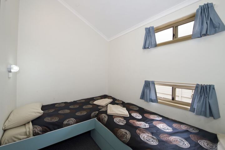 Room 8 of 77