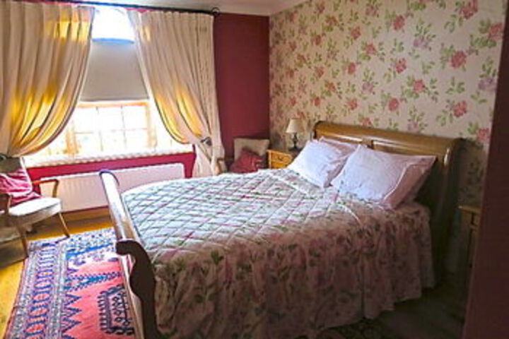 Room 6 of 12