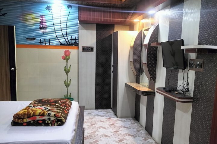 Room 3 of 29
