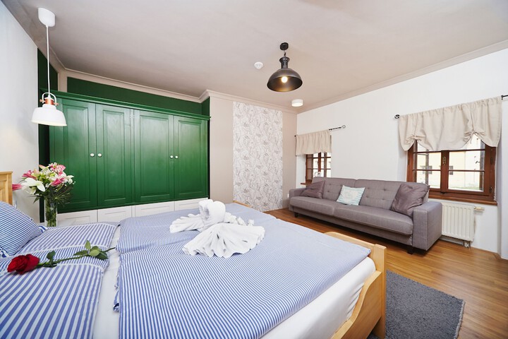 Room 10 of 48
