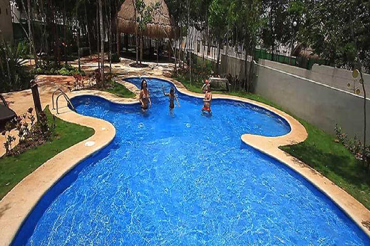 Pools & Facilities