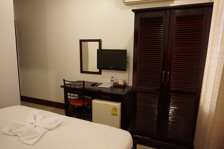 Room 14 of 33