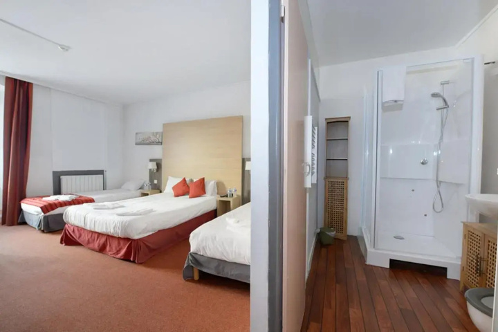 Room 5 of 13