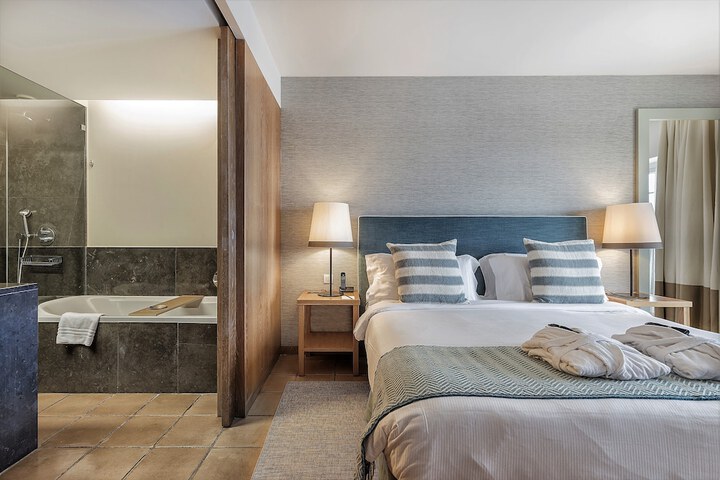 Room 18 of 280
