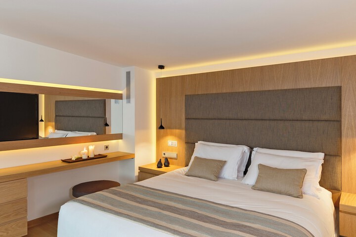 Room 18 of 180