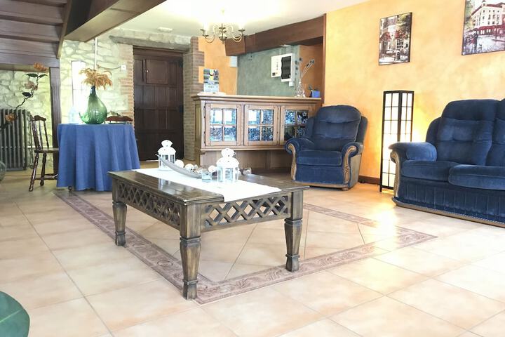 Guest Lobby