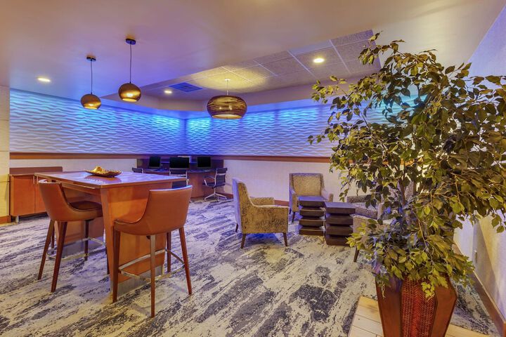 Business Center 42 of 45