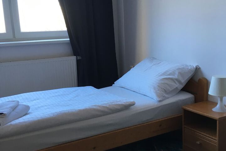 Room 17 of 106