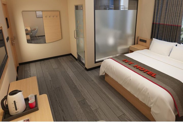 Room 13 of 34