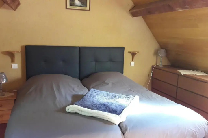 Room 4 of 11
