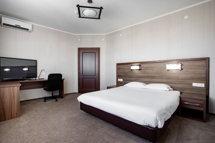 Room 10 of 50