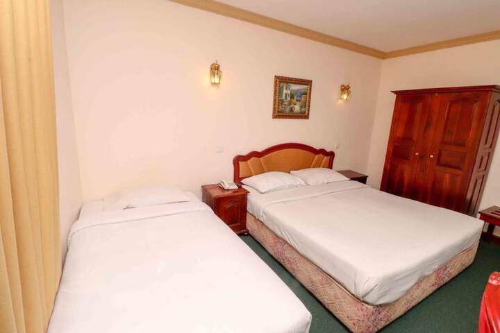 Room 10 of 29