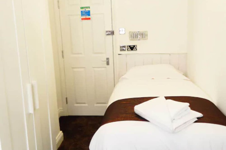 Room 15 of 66