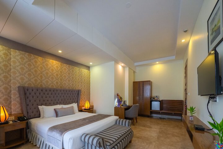 Room 27 of 58