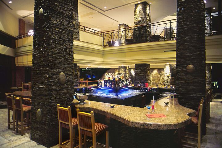 Lounge 69 of 121