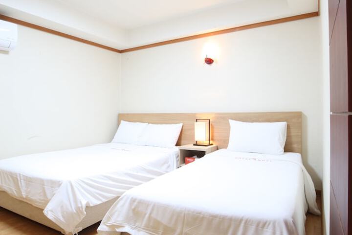 Room 17 of 60