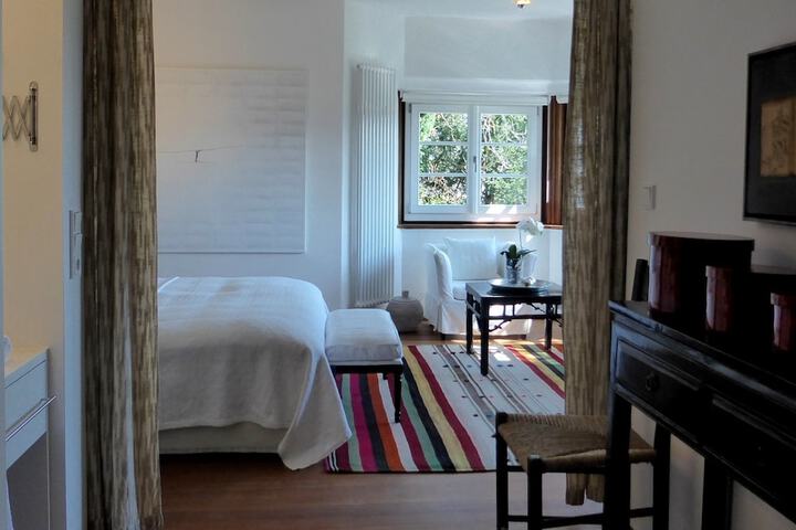 Room 3 of 52
