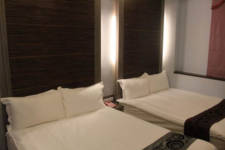 Room 5 of 91