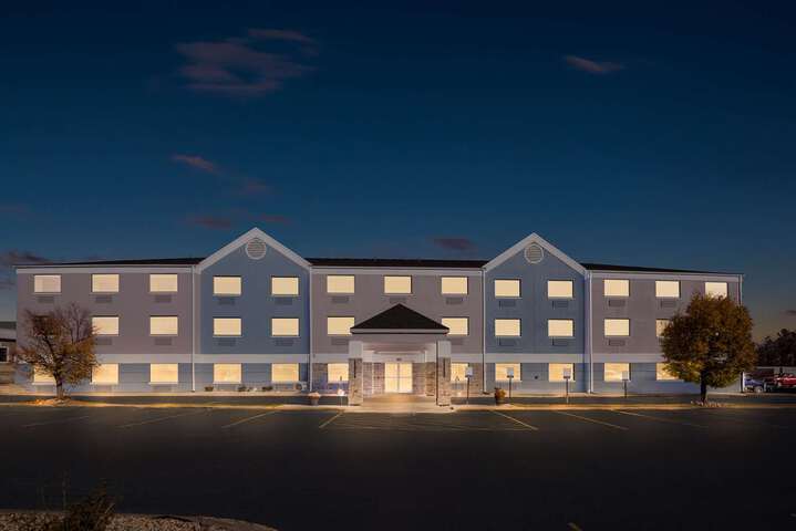Exterior of COMFORT INN AND SUITES MASON CITY -