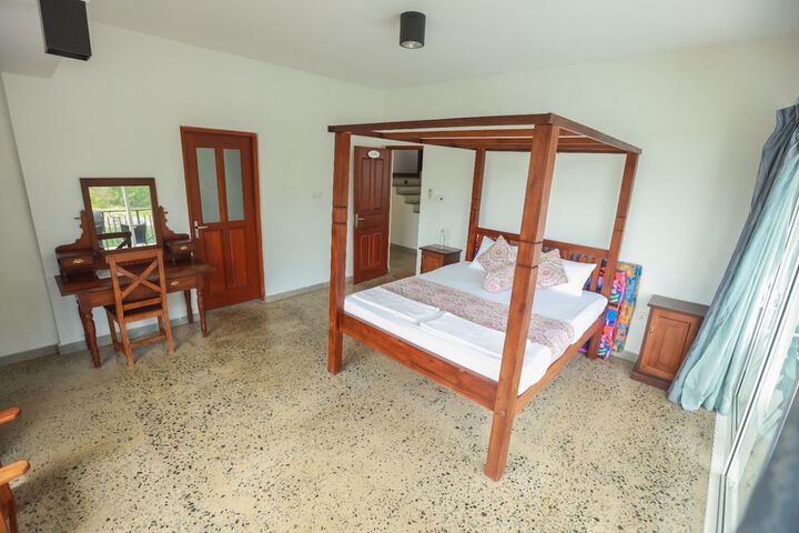 Room 15 of 34