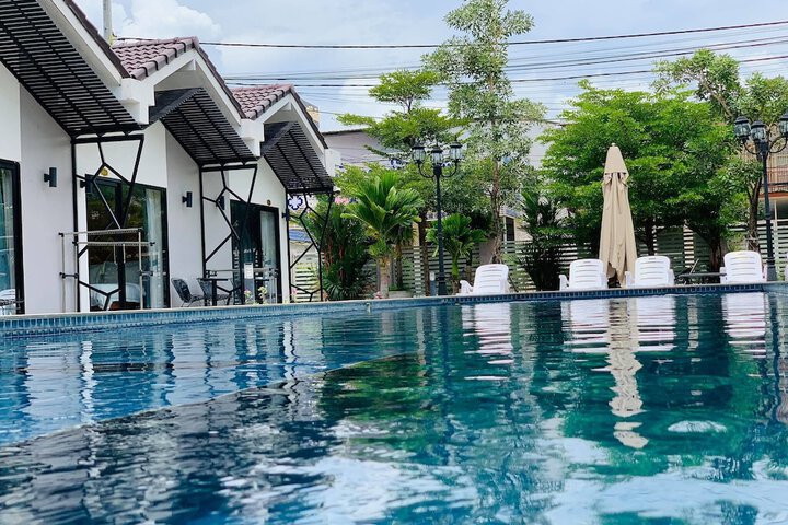 Pool 61 of 91