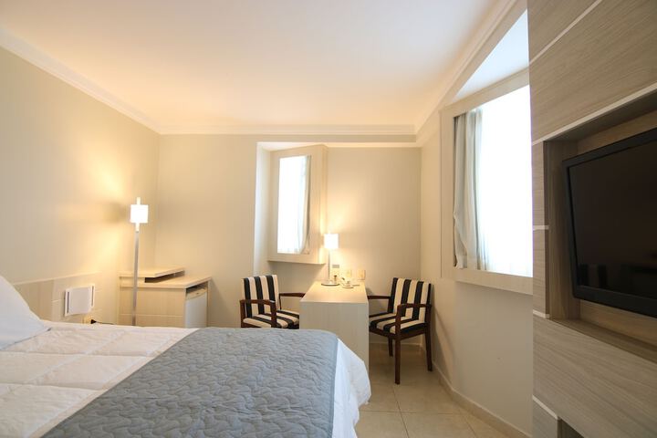 Room 14 of 50