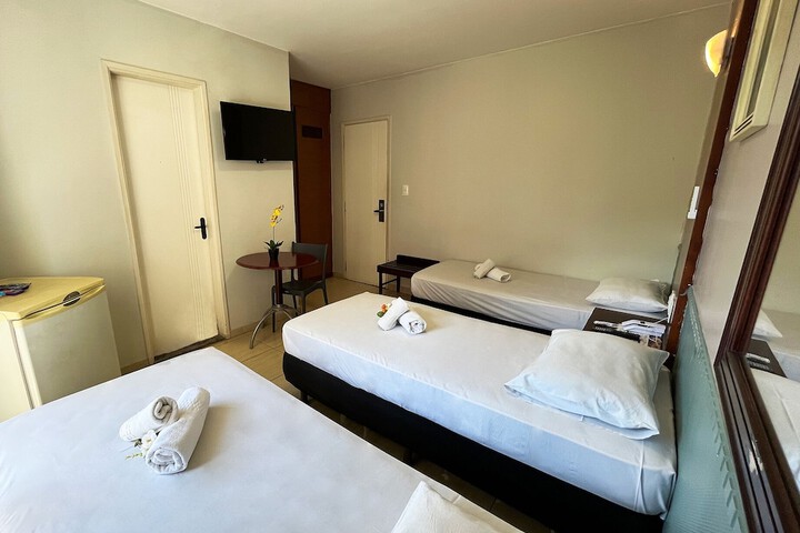 Room 33 of 67