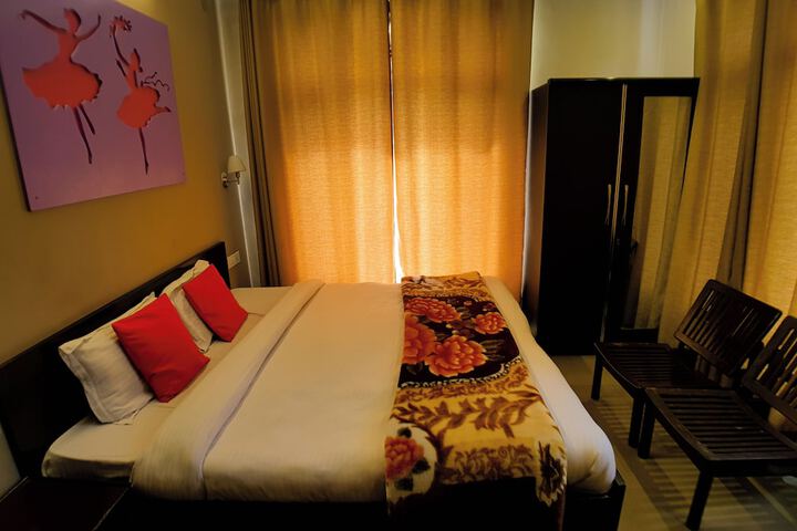 Room 33 of 81