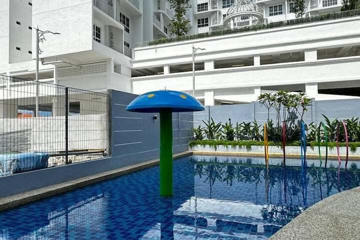 Hotel with Pool
