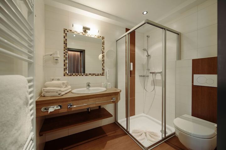 Room 40 of 77