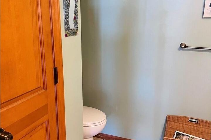 Room 28 of 74