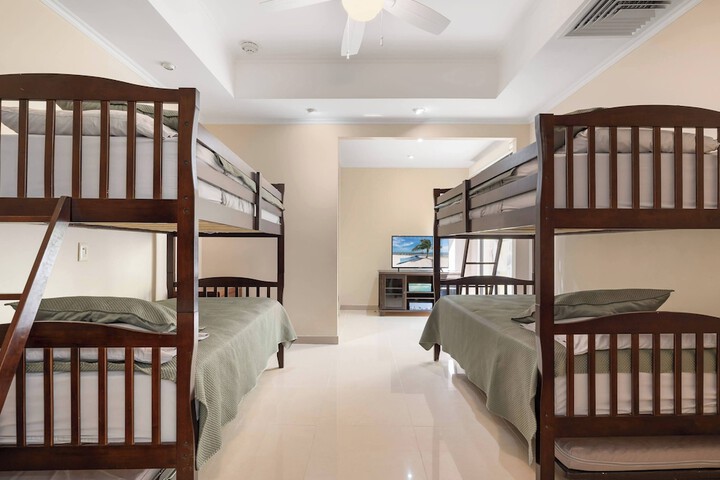 Room 26 of 120