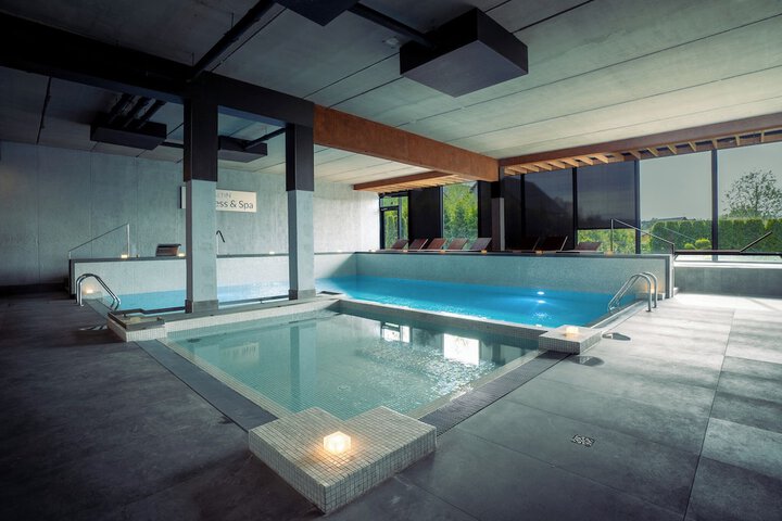Pool 23 of 36
