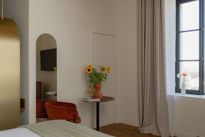 Room 16 of 65