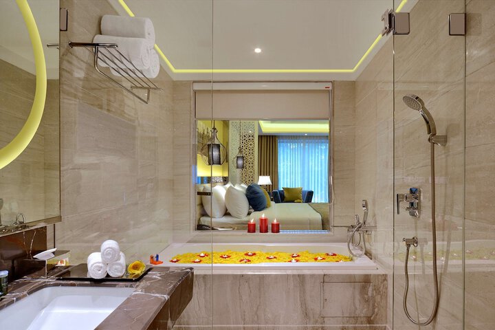 Room 14 of 28