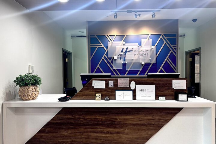 Concierge desk